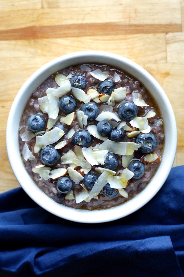 https://www.thehungryhutch.com/wp-content/uploads/2017/11/Slow-Cooker-Blueberry-Oatmeal-Pinterest-735x1103.jpg