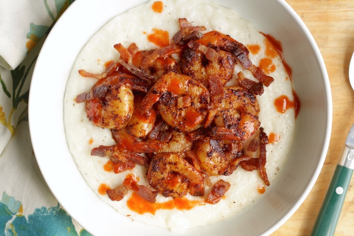 Shrimp and Grits with Bacon Recipe | The Hungry Hutch