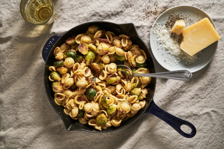 Cacio e Pepe Brussels Sprouts Pasta | The Hungry Hutch