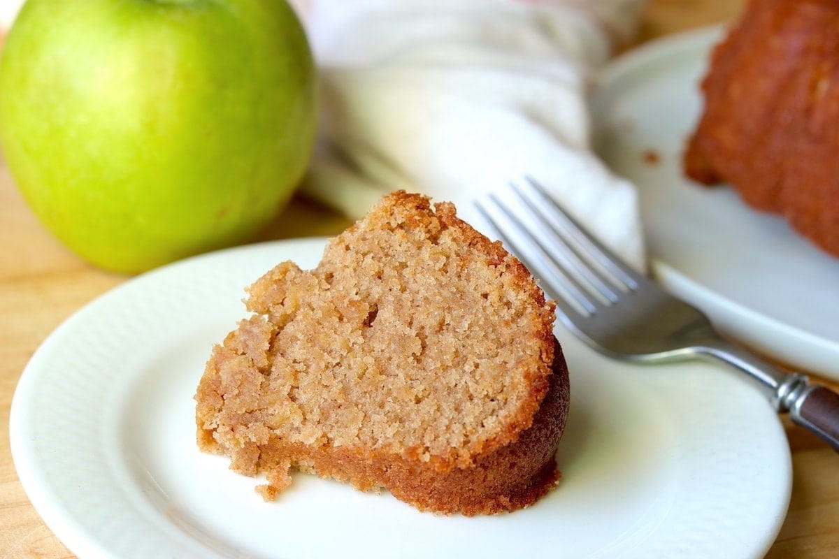 Apple Loaf Cakes Recipe / With Cardamom And Vanilla